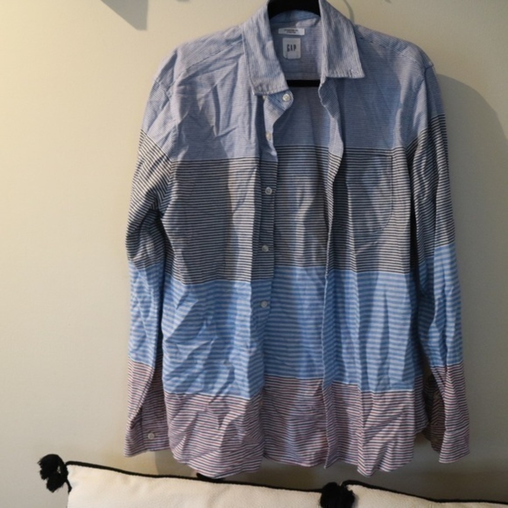 Gap Unique Striped Shirt Medium